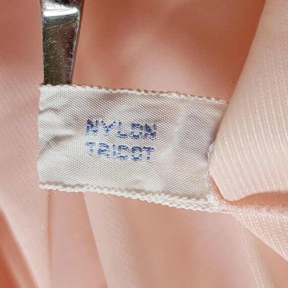 Vintage VANITY FAIR Soft Pink Long NIGHTGOWN Lingerie Size 38 Small - Picture 7 of 8